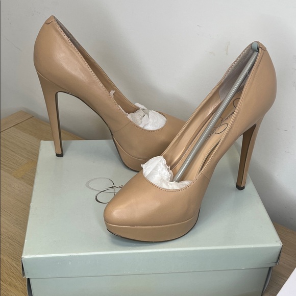 Jessica Simpson Nude Platform Heels - Picture 1 of 4